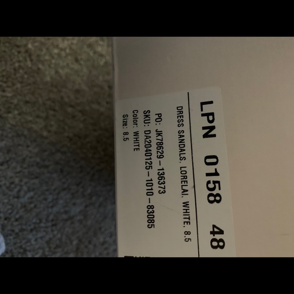 Beautiful White Heels - Picture 5 of 7